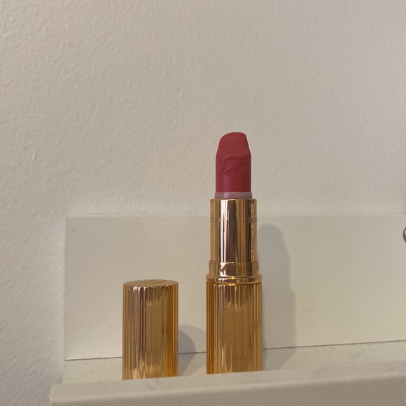 Charlotte Tilbury lipstick, color: Miranda way - Picture 2 of 5
